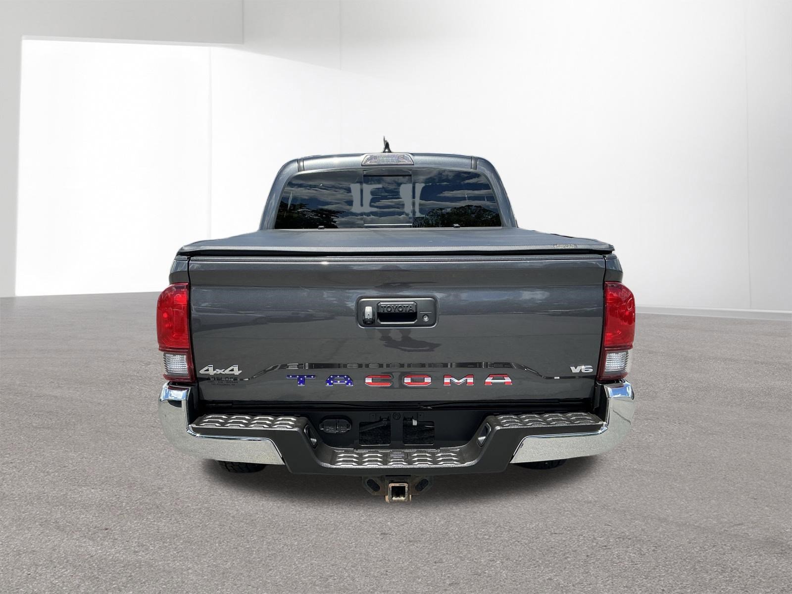 Used 2021 Toyota Tacoma SR5 AWD/4WD image 4