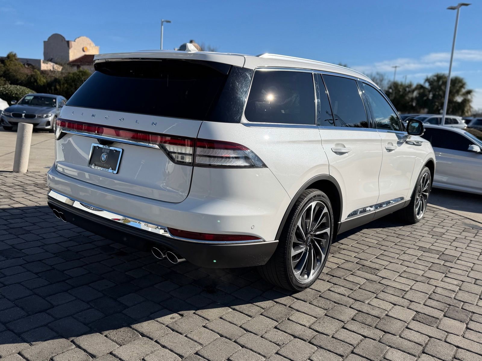 Used 2023 Lincoln Aviator Reserve w/ Equipment Group 201A image 9