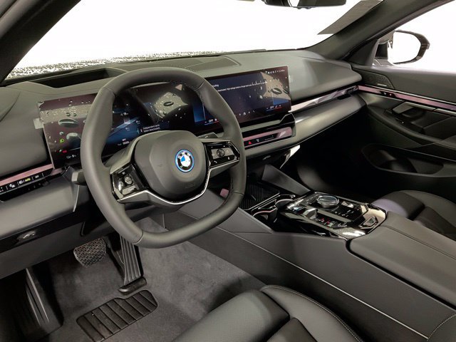 Used 2025 BMW i5 xDrive40 w/ Premium Package AWD/4WD image 24