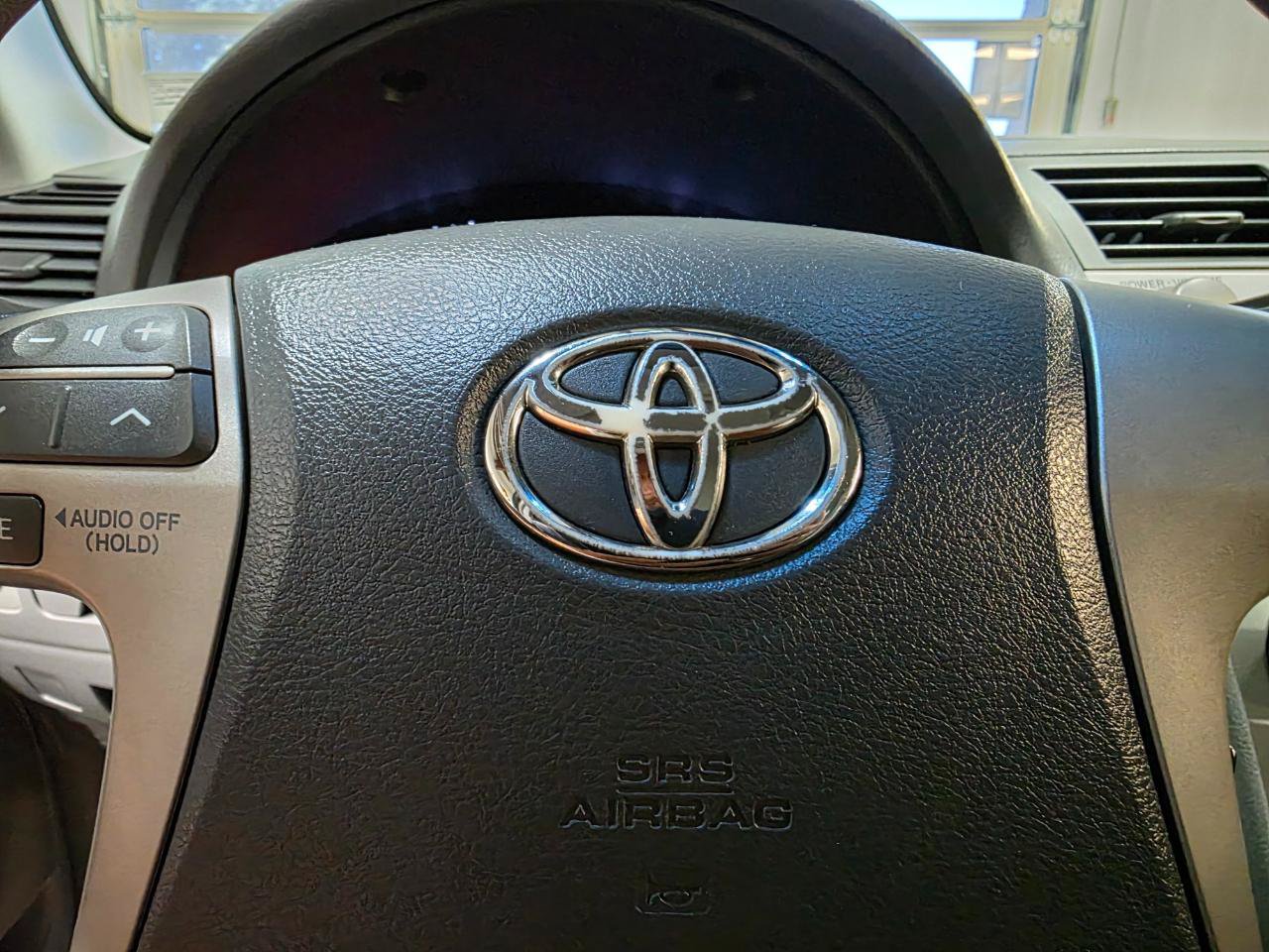 Used 2011 Toyota Camry LE FWD image 27