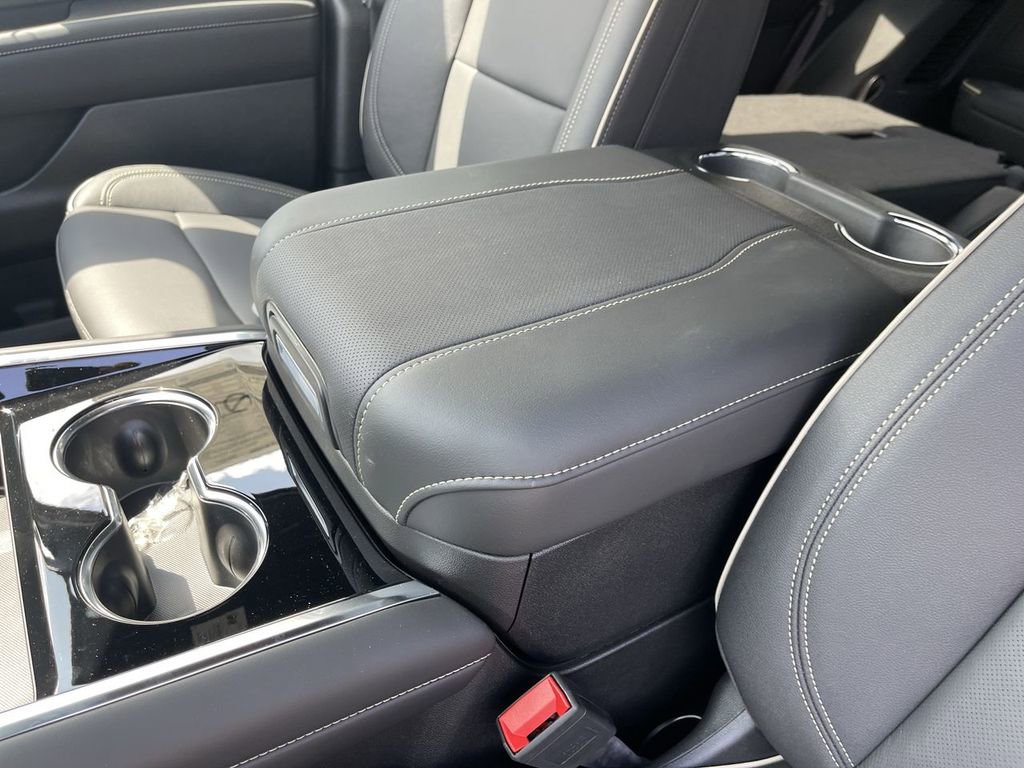 New 2026 Chevrolet Tahoe Premier w/ Sun And Tow Package AWD/4WD image 21