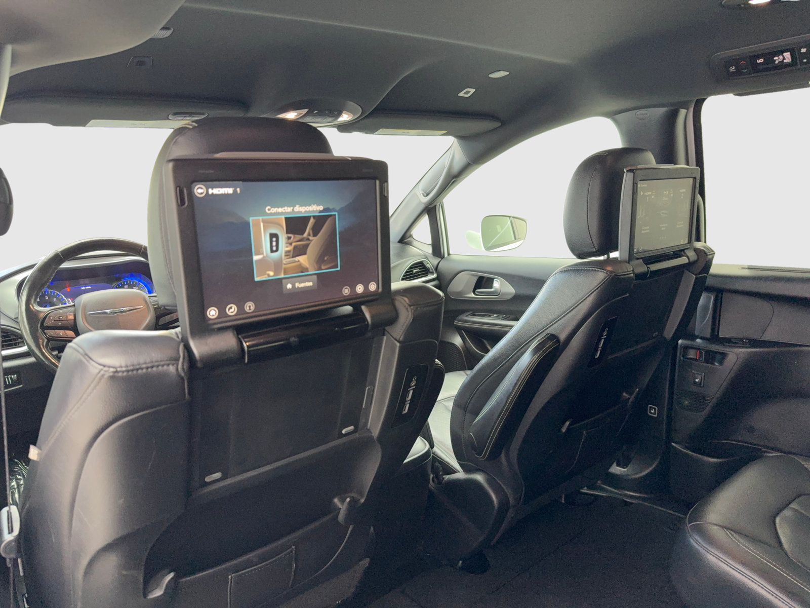 Used 2019 Chrysler Pacifica Touring-L Plus w/ S Appearance Package FWD image 38
