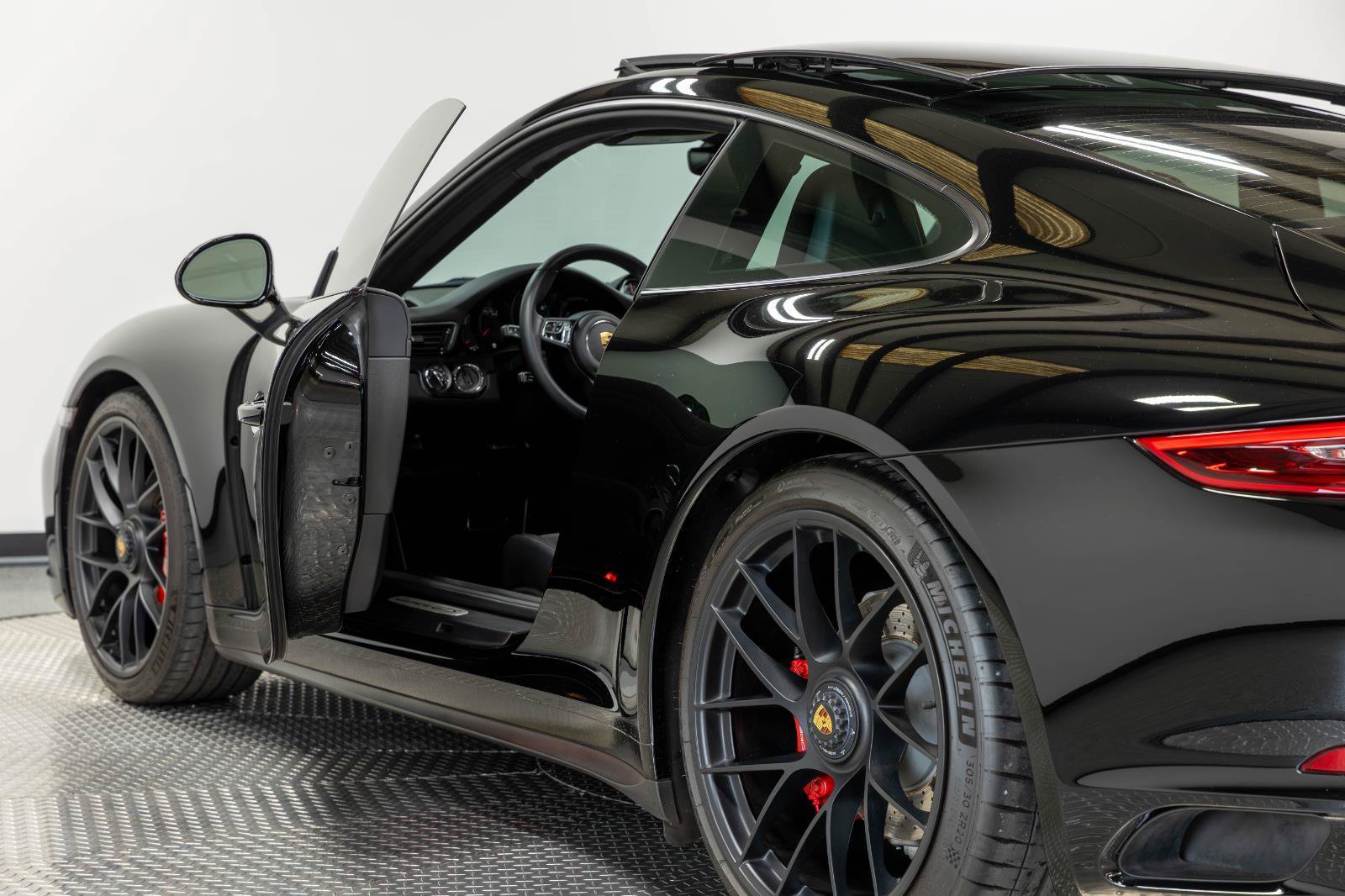 Used 2019 Porsche 911 Carrera GTS RWD image 60