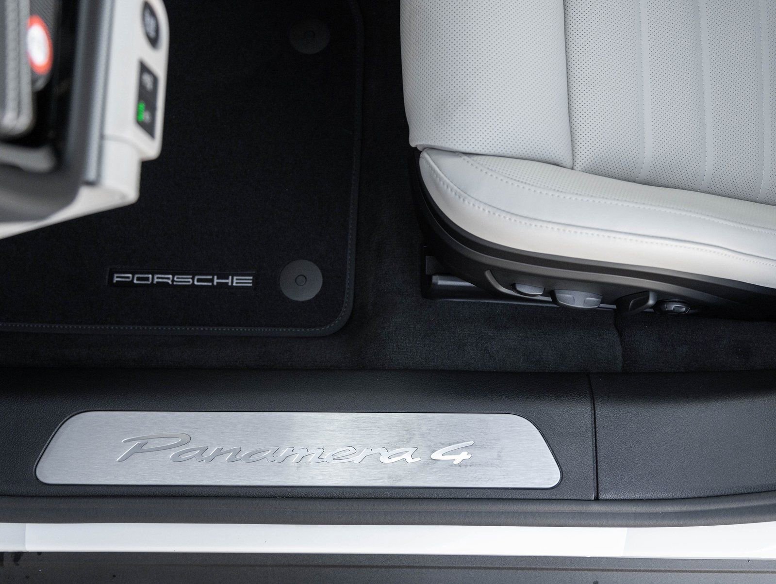 New 2026 Porsche Panamera 4 AWD/4WD image 22