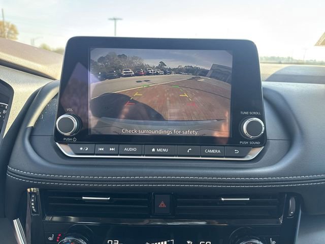 Used 2022 Nissan Rogue SV w/ SV Premium Package image 17