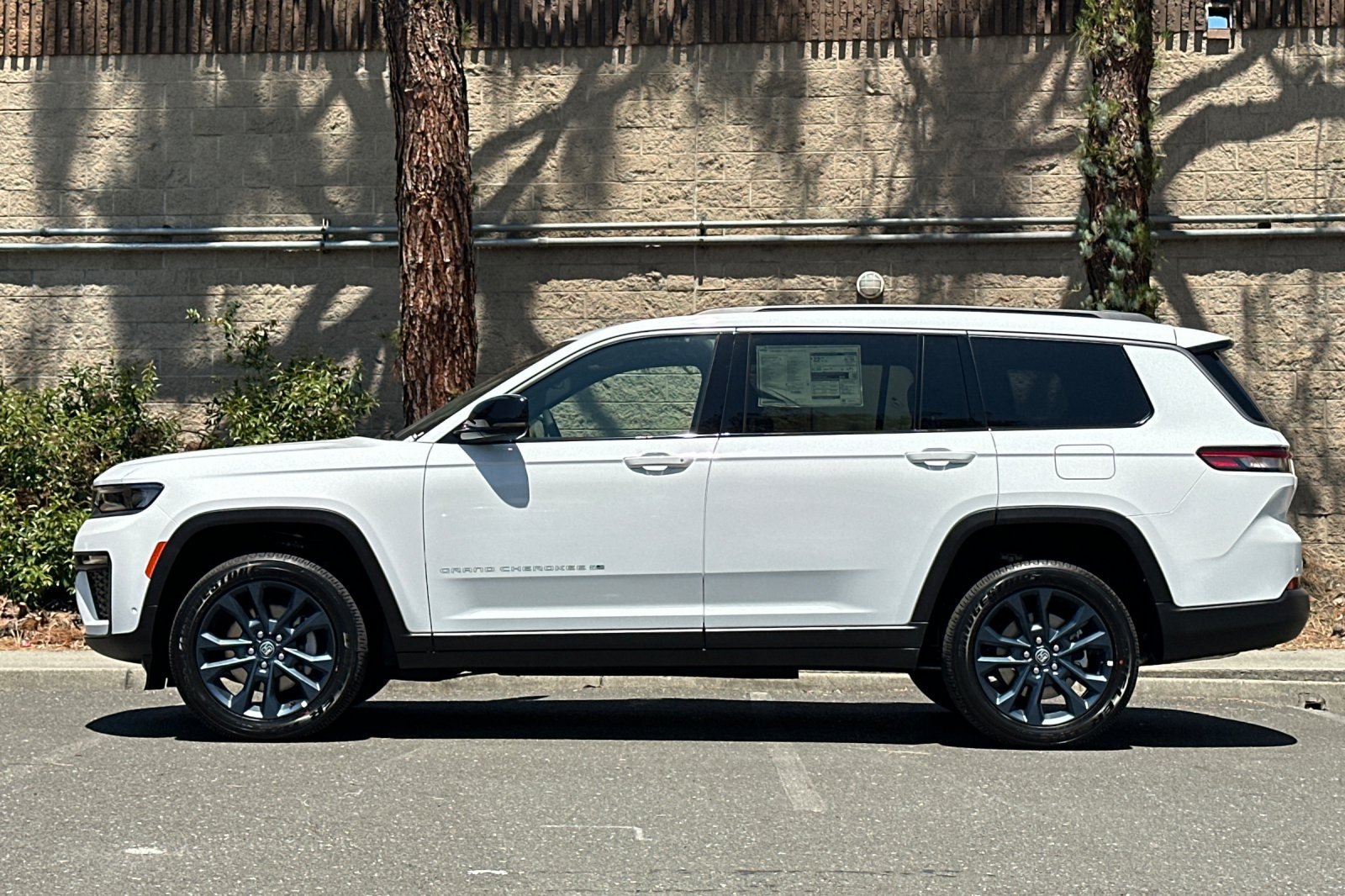 New 2026 Jeep Grand Cherokee L Limited AWD/4WD image 6
