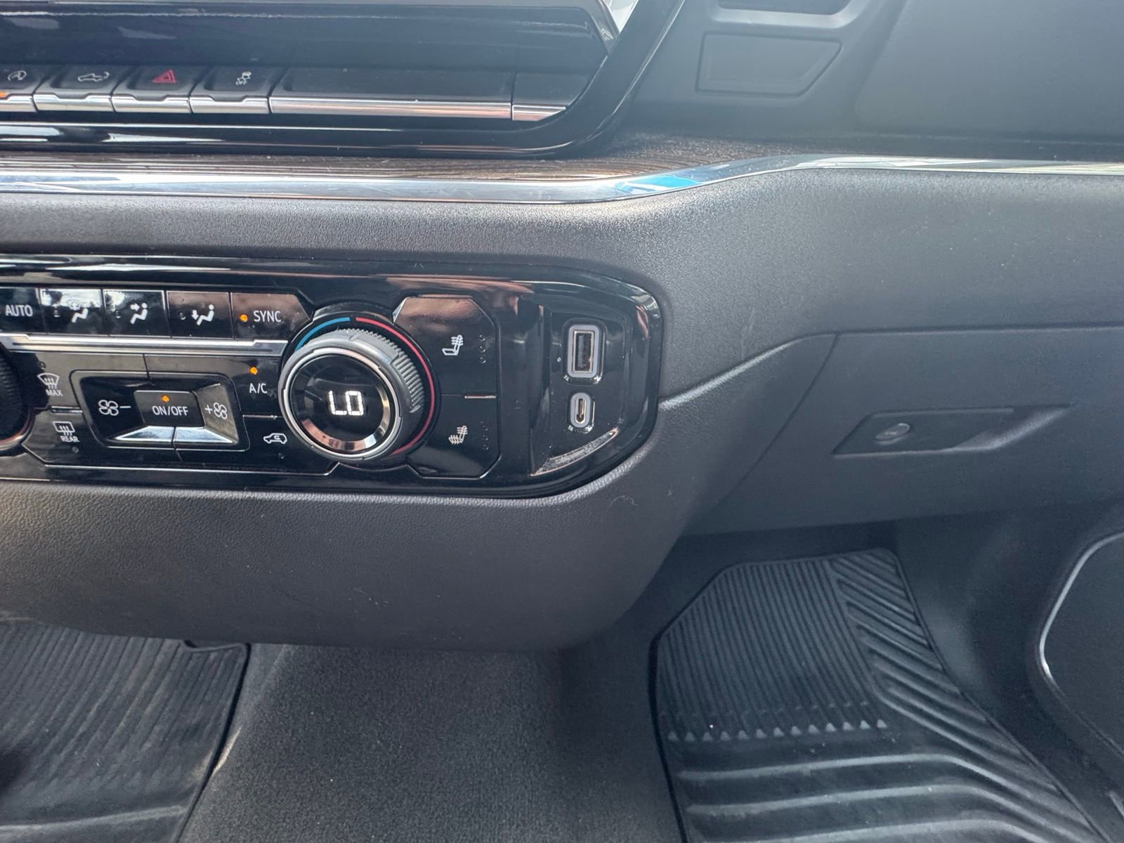 Used 2023 Chevrolet Silverado 1500 LT AWD/4WD image 35