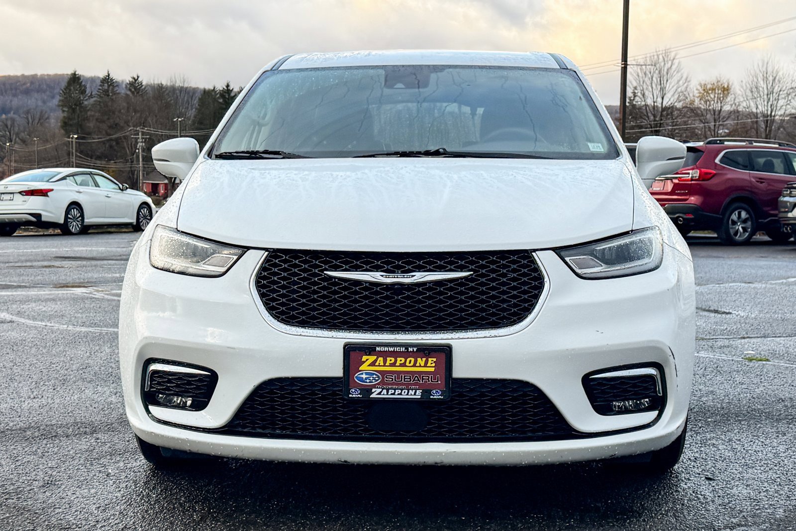 Used 2022 Chrysler Pacifica Touring-L image 8