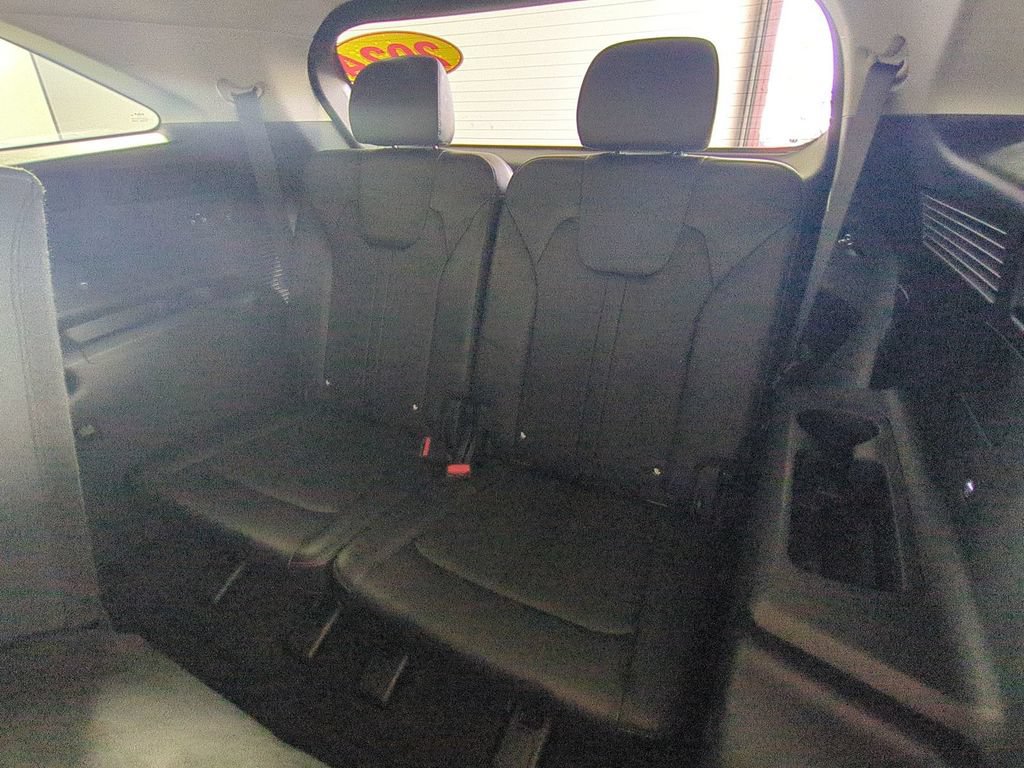 Used 2024 Kia Sorento S AWD/4WD image 15
