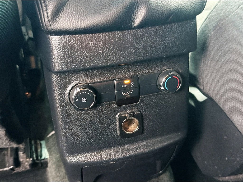 Used 2016 Ford Explorer XLT image 23