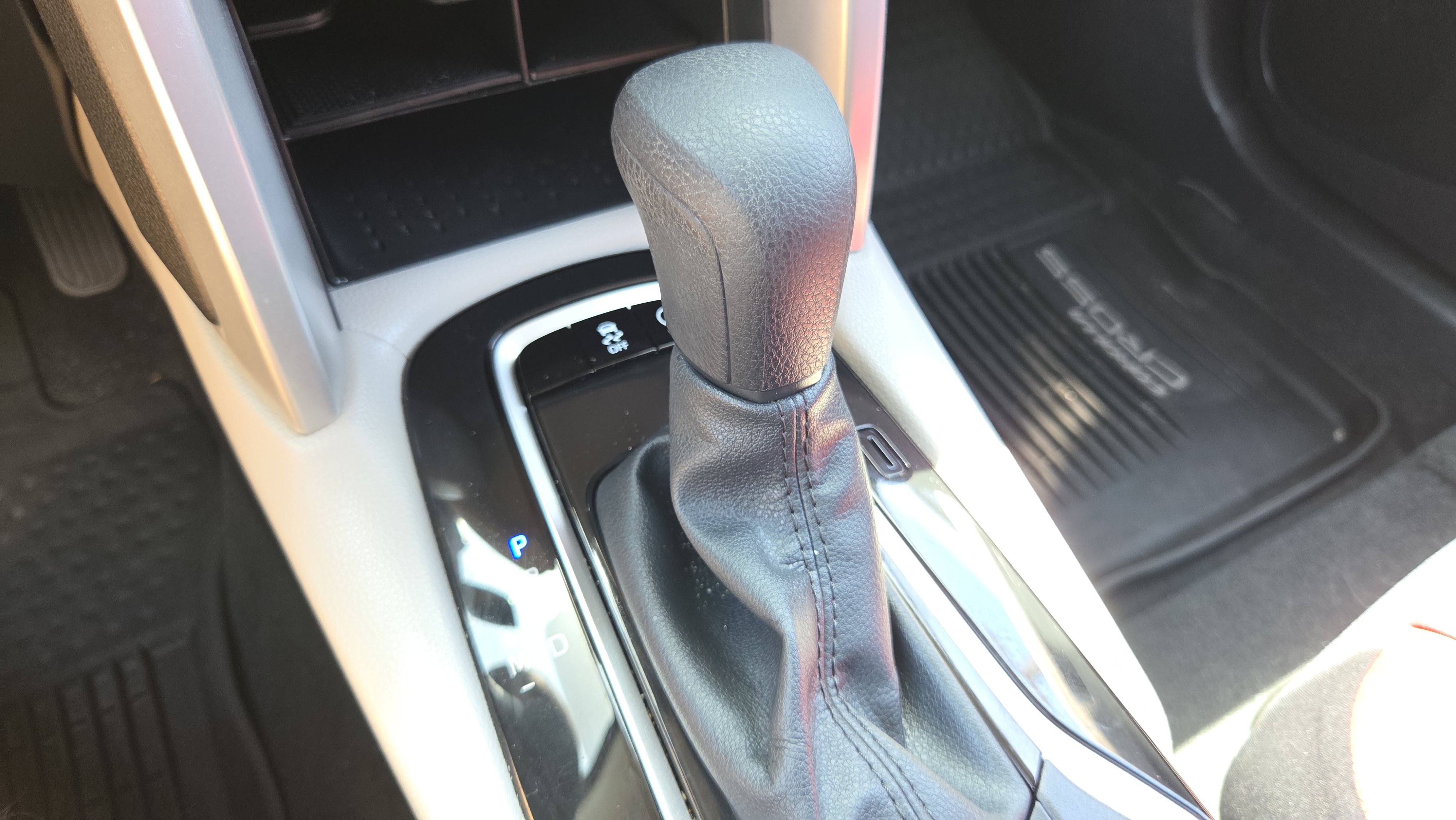 Certified 2024 Toyota Corolla Cross L FWD image 17