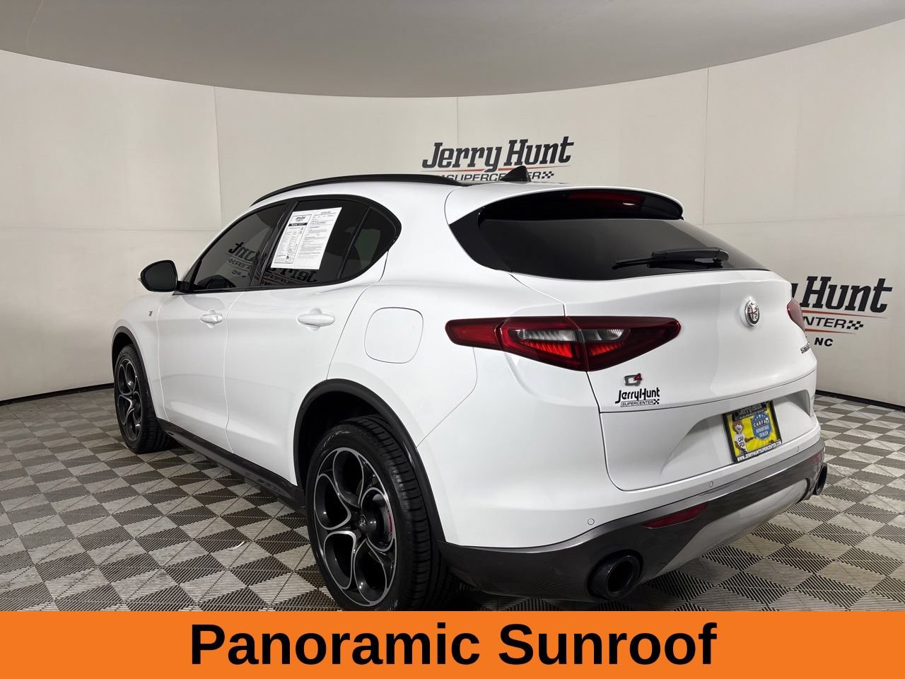 Used 2023 Alfa Romeo Stelvio Ti w/ Active Assist Plus Package AWD/4WD image 9