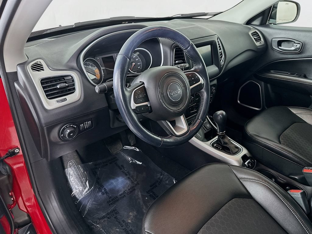 Certified 2020 Jeep Compass Latitude w/ Cold Weather Group AWD/4WD image 17