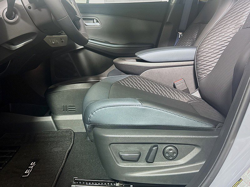 New 2026 Nissan Leaf Platinum+ w/ Cargo Package (Platinum+) FWD image 20
