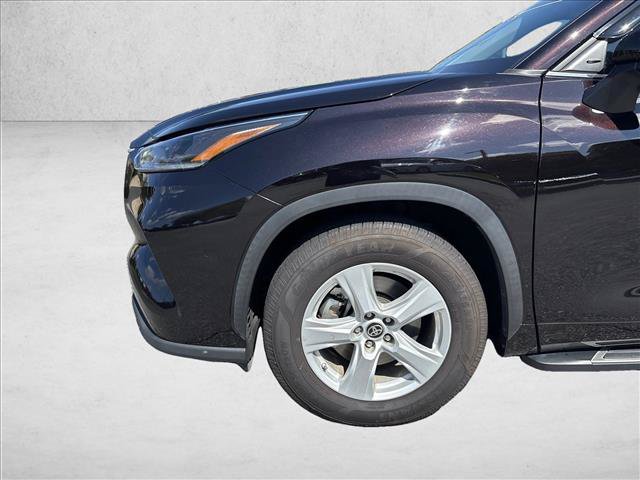 Certified 2021 Toyota Highlander L FWD image 27