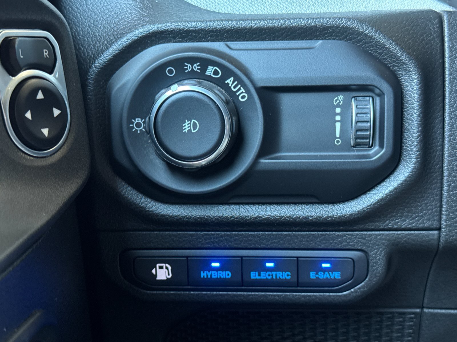 Used 2024 Jeep Wrangler Unlimited AWD/4WD image 34