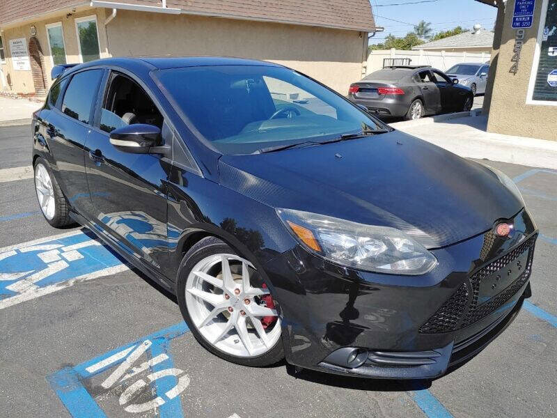 Used 2014 Ford Focus ST w/ Equipment Group 202A image 1