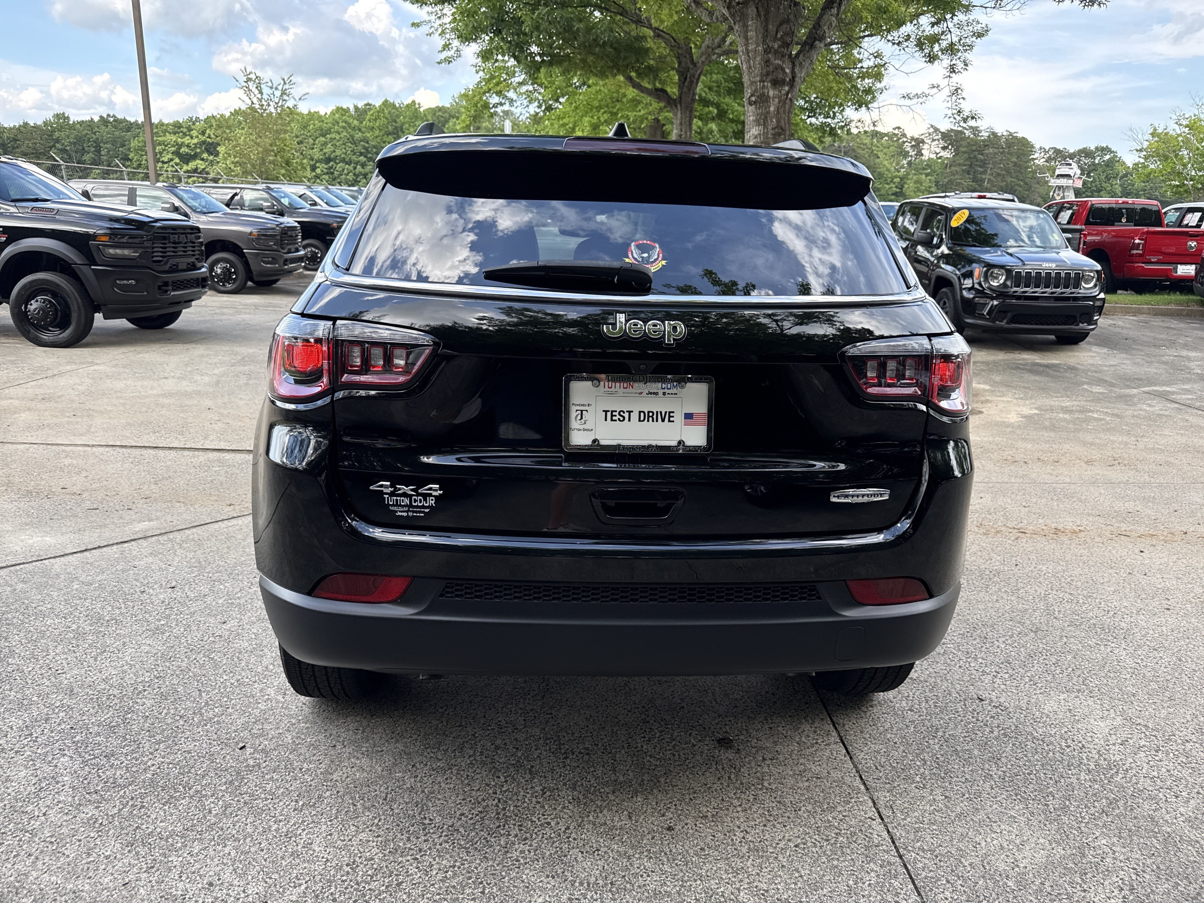 Used 2024 Jeep Compass Latitude AWD/4WD image 6