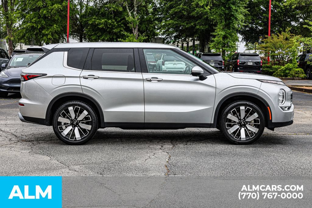 Used 2025 Mitsubishi Outlander SE FWD image 10