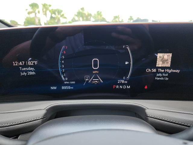 Used 2025 Cadillac XT4 Premium Luxury FWD image 32