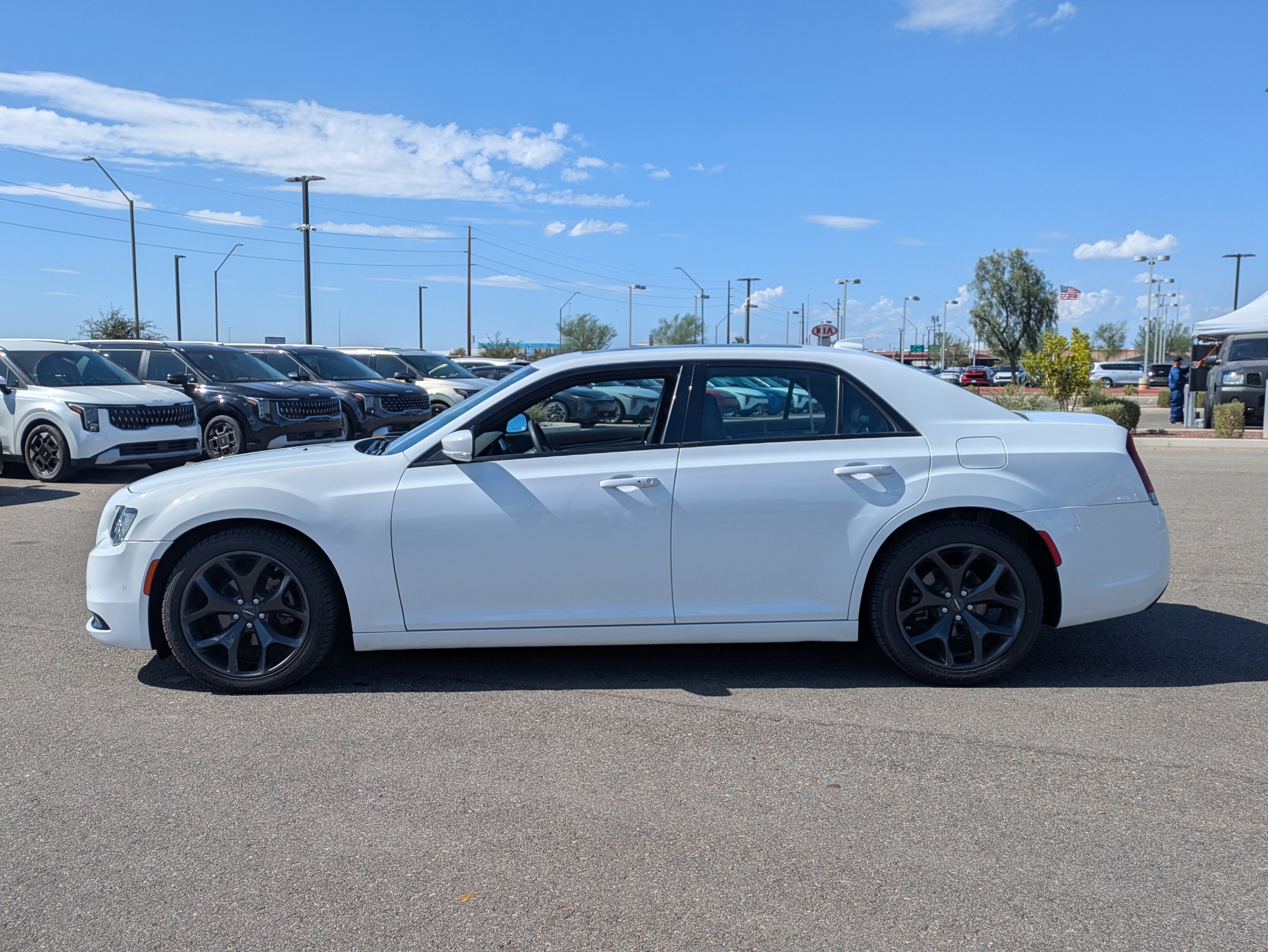 Used 2022 Chrysler 300 S RWD image 2