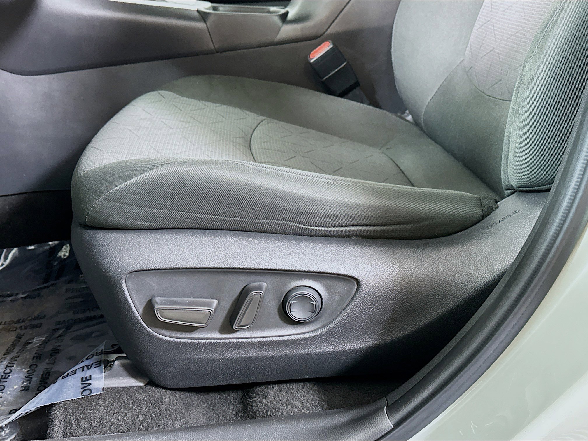 Used 2023 Toyota RAV4 XLE image 18
