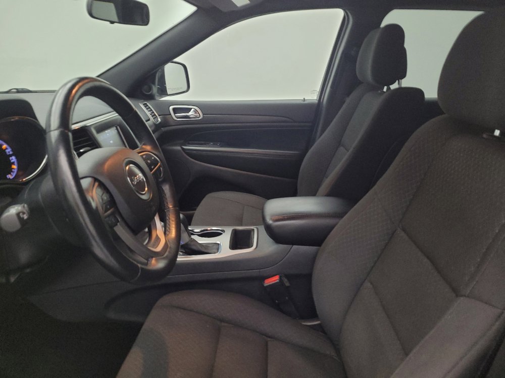 Used 2018 Jeep Grand Cherokee Laredo AWD/4WD image 17