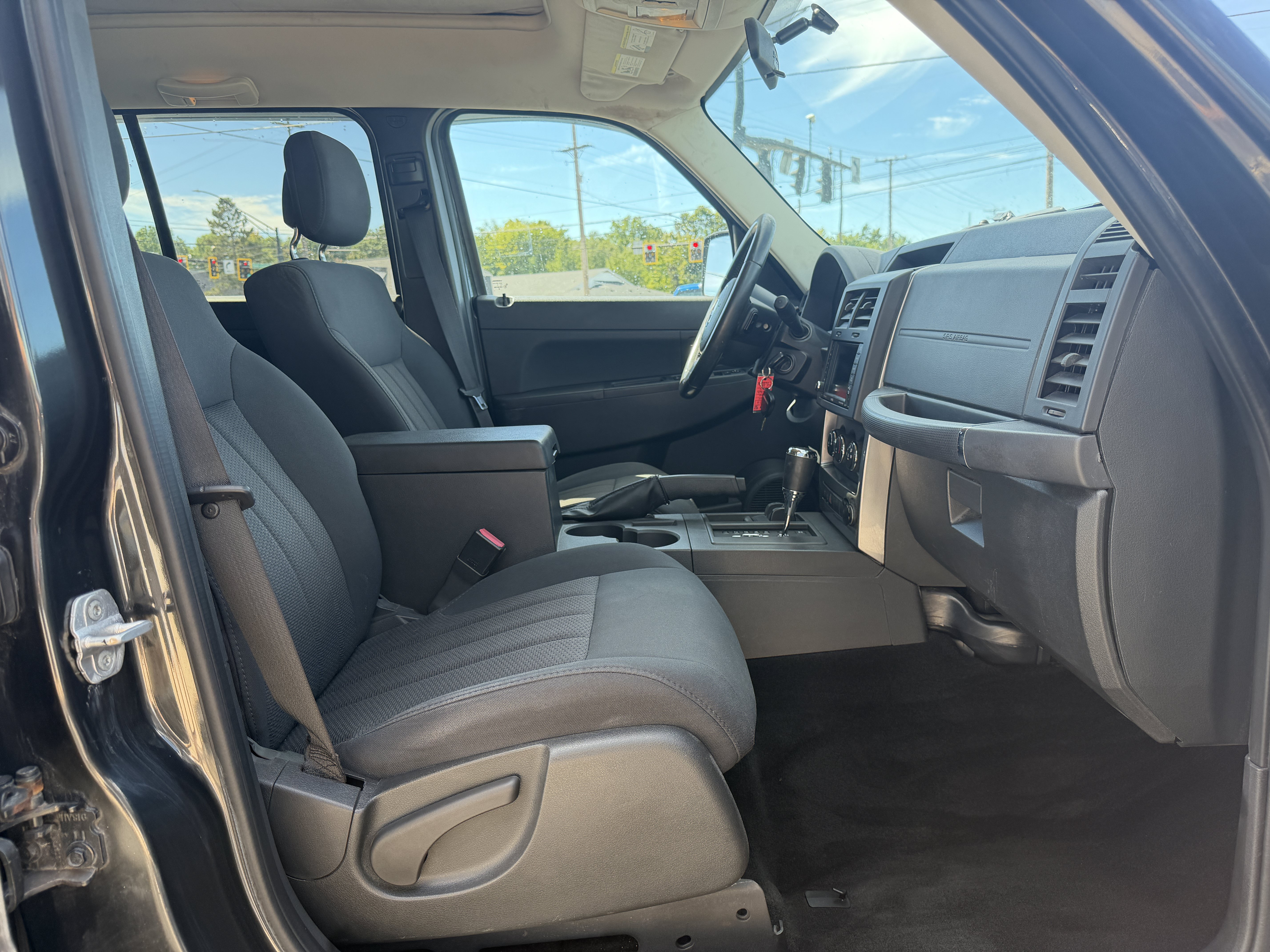 Used 2011 Jeep Liberty Sport AWD/4WD image 12