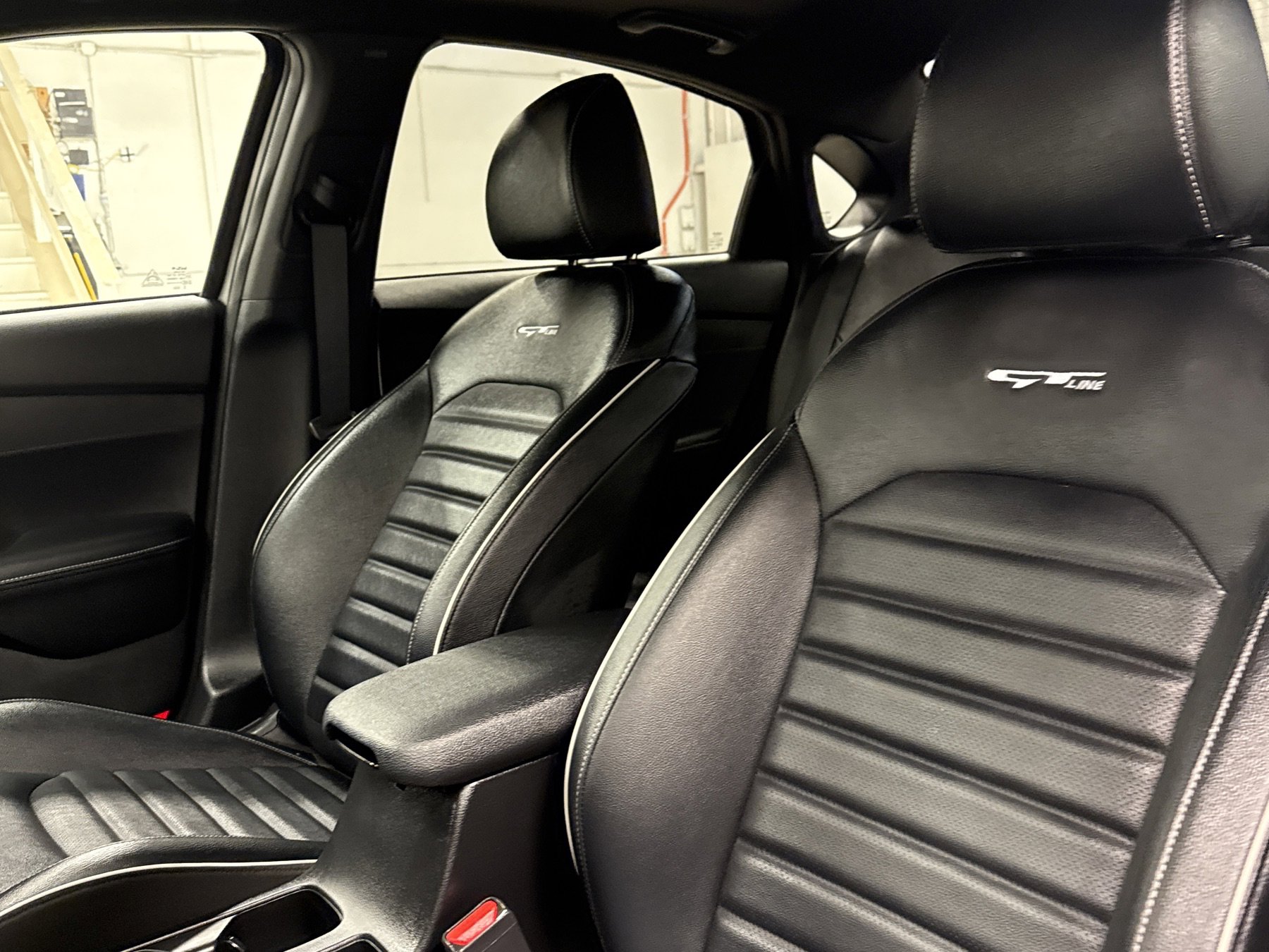 Used 2024 Kia Forte GT-Line w/ GT-Line Premium Package image 5