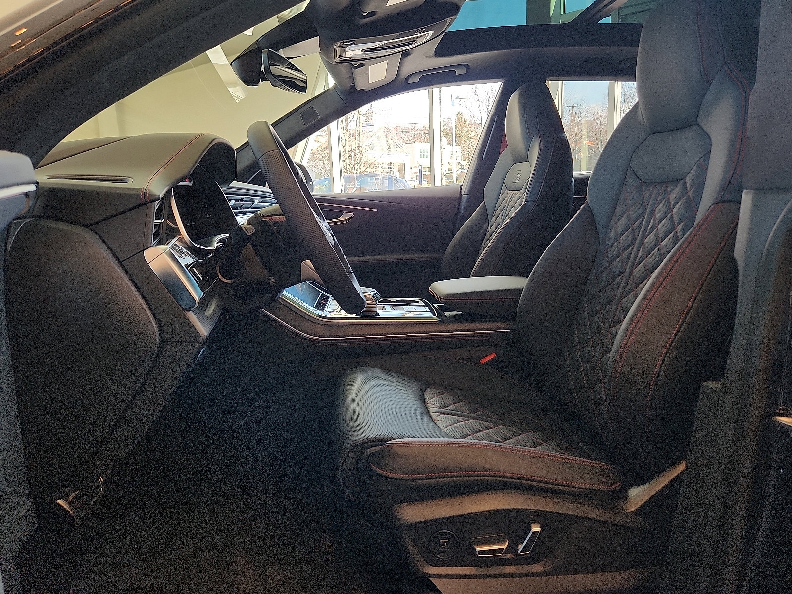 New 2026 Audi SQ8 Prestige image 13