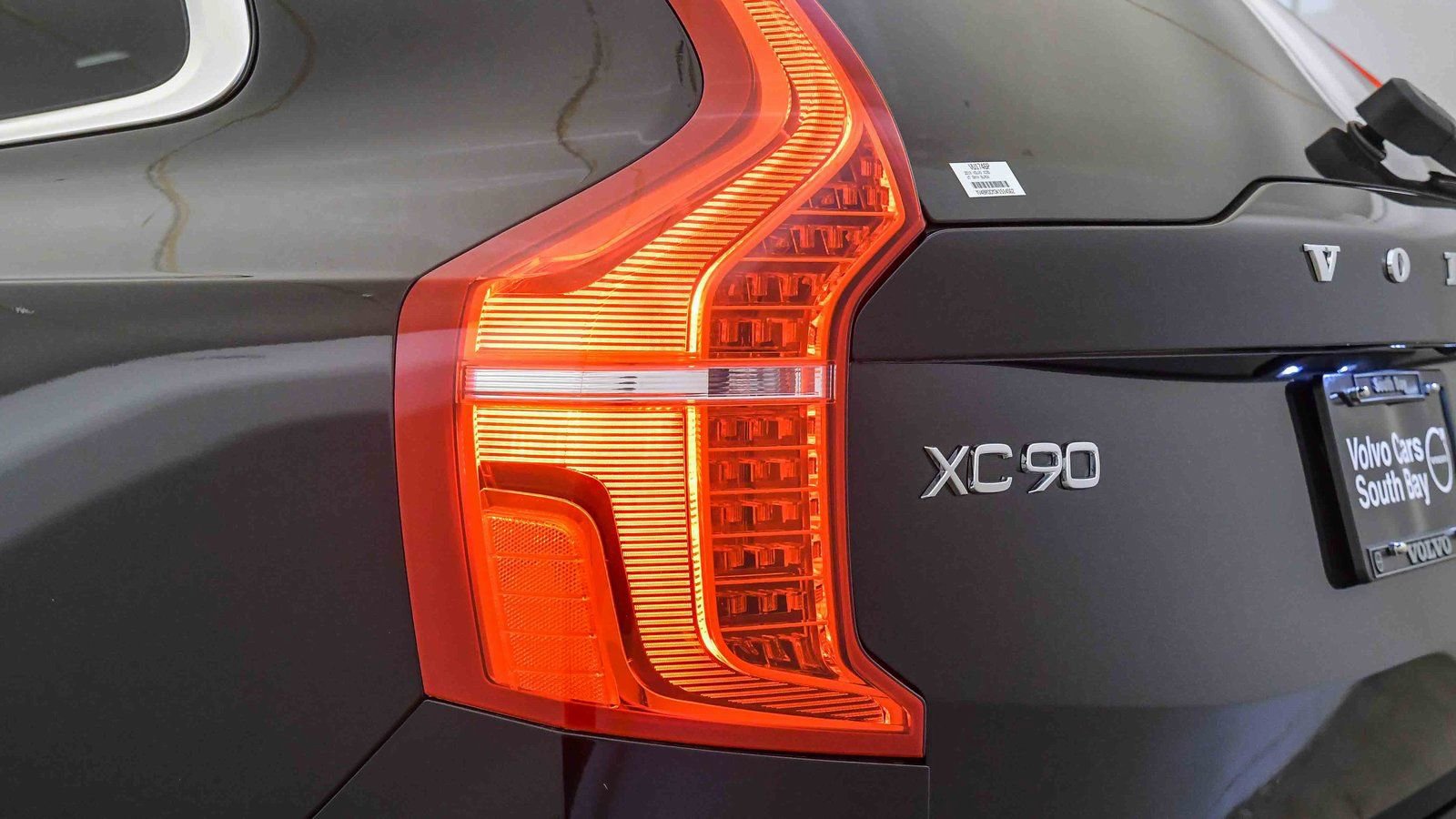 Used 2019 Volvo XC90 T8 R-Design w/ Advanced Package image 12