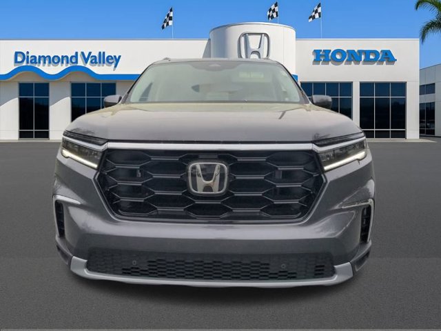 New 2025 Honda Pilot Touring image 8