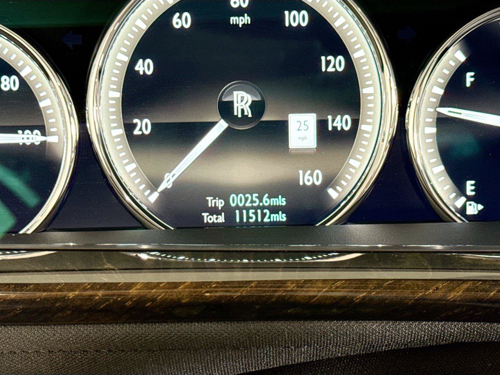 Used 2023 Rolls-Royce Phantom Sedan RWD image 18