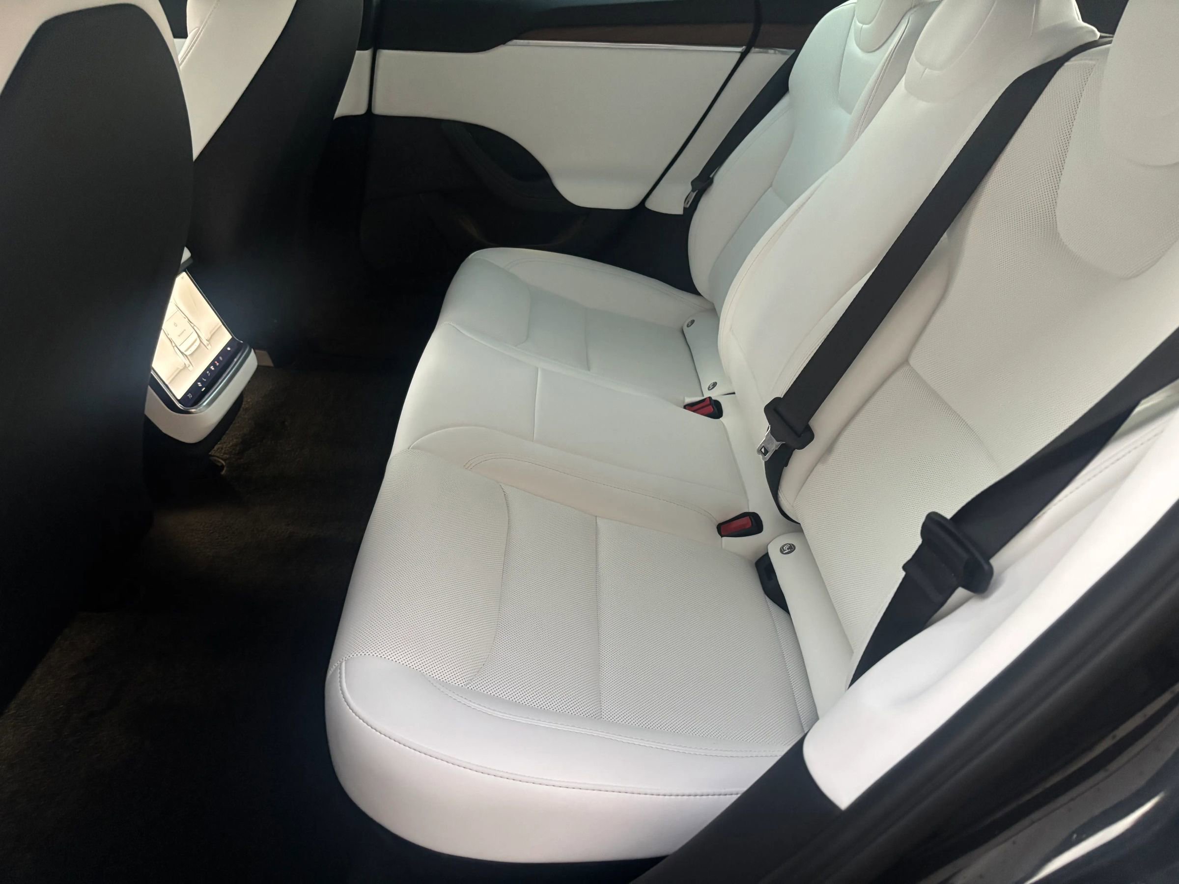 Used 2023 Tesla Model S Standard Range image 11