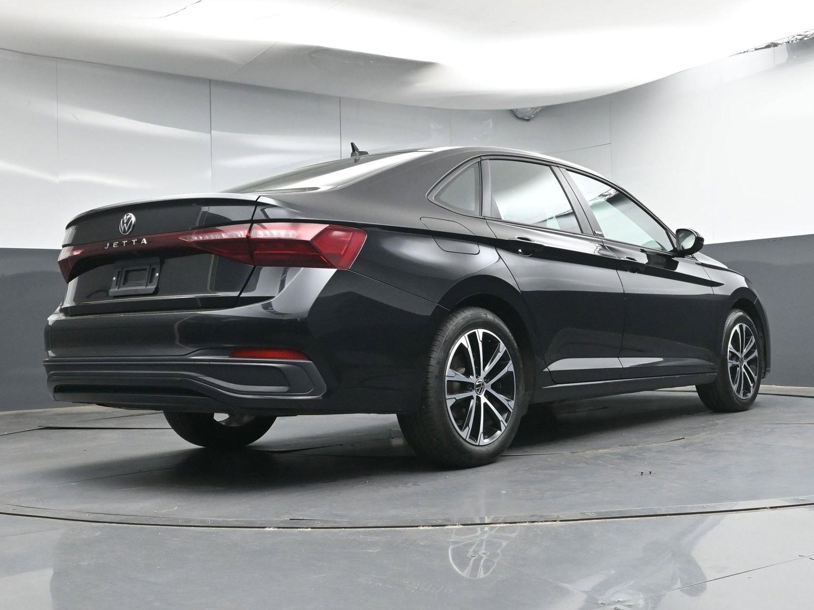 Used 2025 Volkswagen Jetta Sport FWD image 24