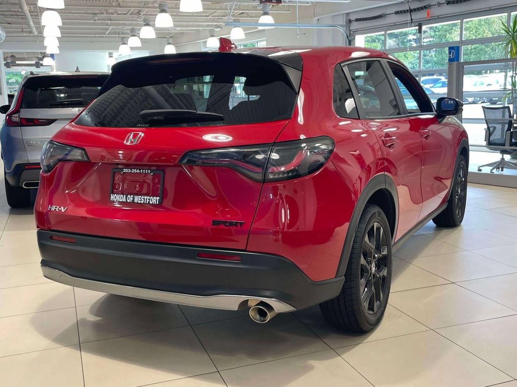 Certified 2025 Honda HR-V Sport image 4