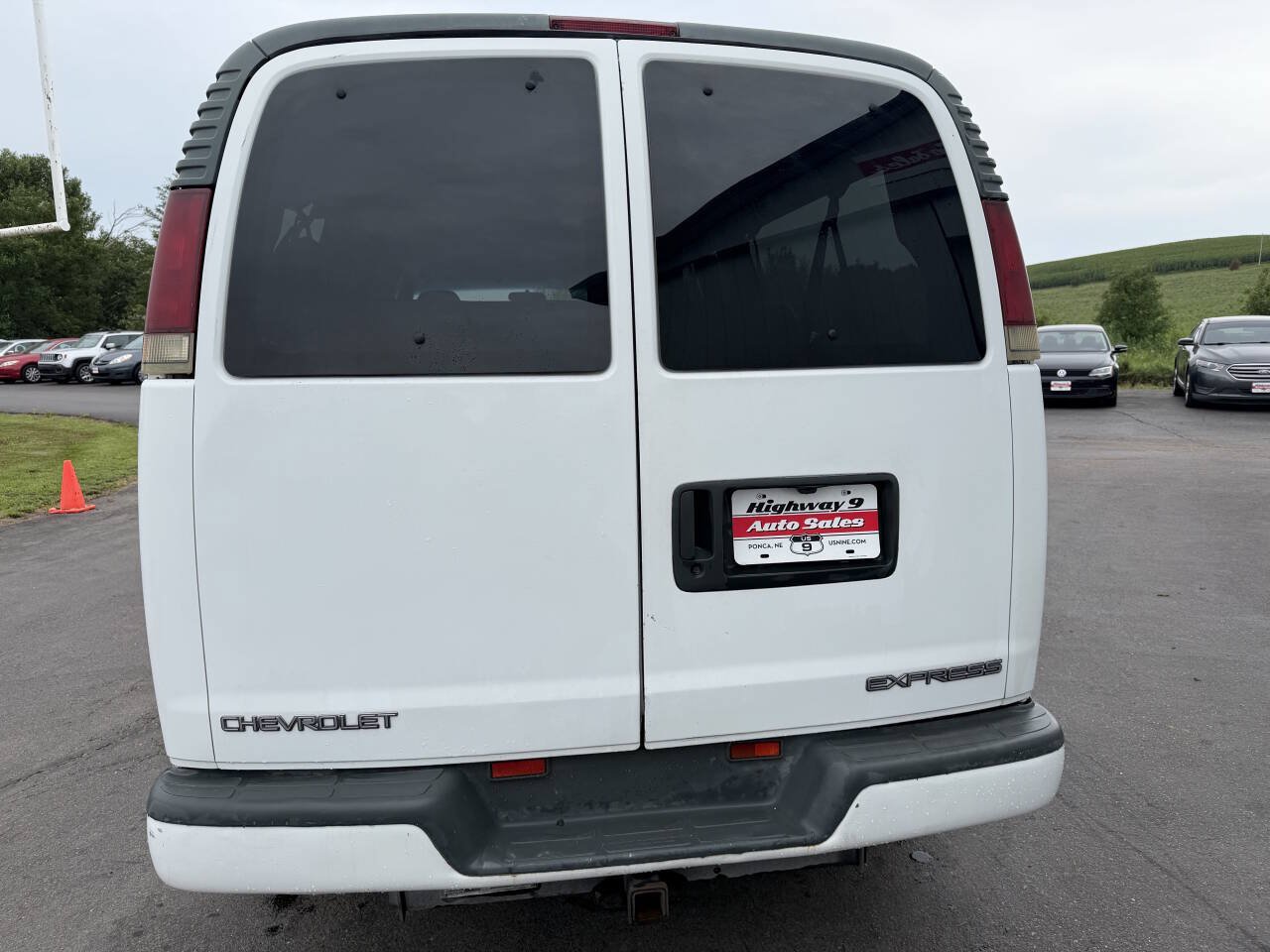 Used 2000 Chevrolet Express 3500 Extended Passenger w/ Preferred Equipment Group RWD image 4