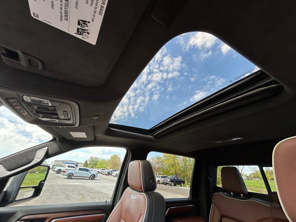 Used 2024 GMC Sierra 2500 Denali Ultimate AWD/4WD image 9