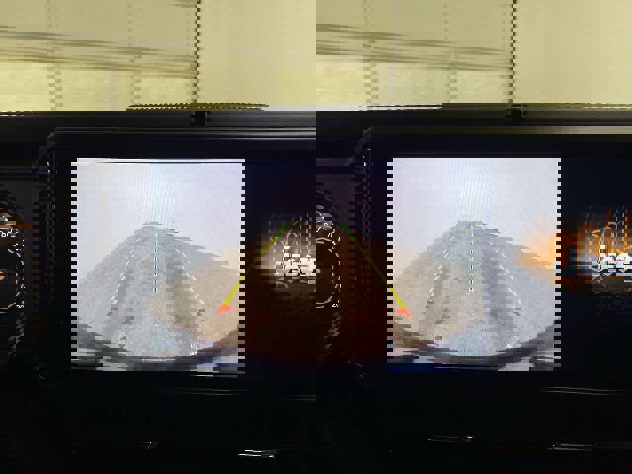 Used 2025 Jeep Wrangler Sahara image 25