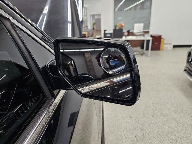 Used 2018 Chevrolet Tahoe LT AWD/4WD image 38