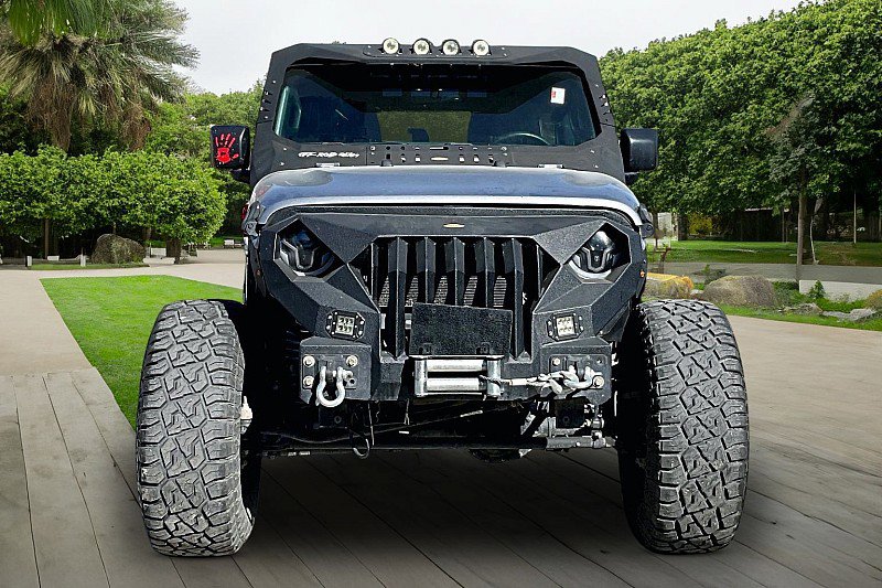 Used 2020 Jeep Wrangler Unlimited Sahara image 3