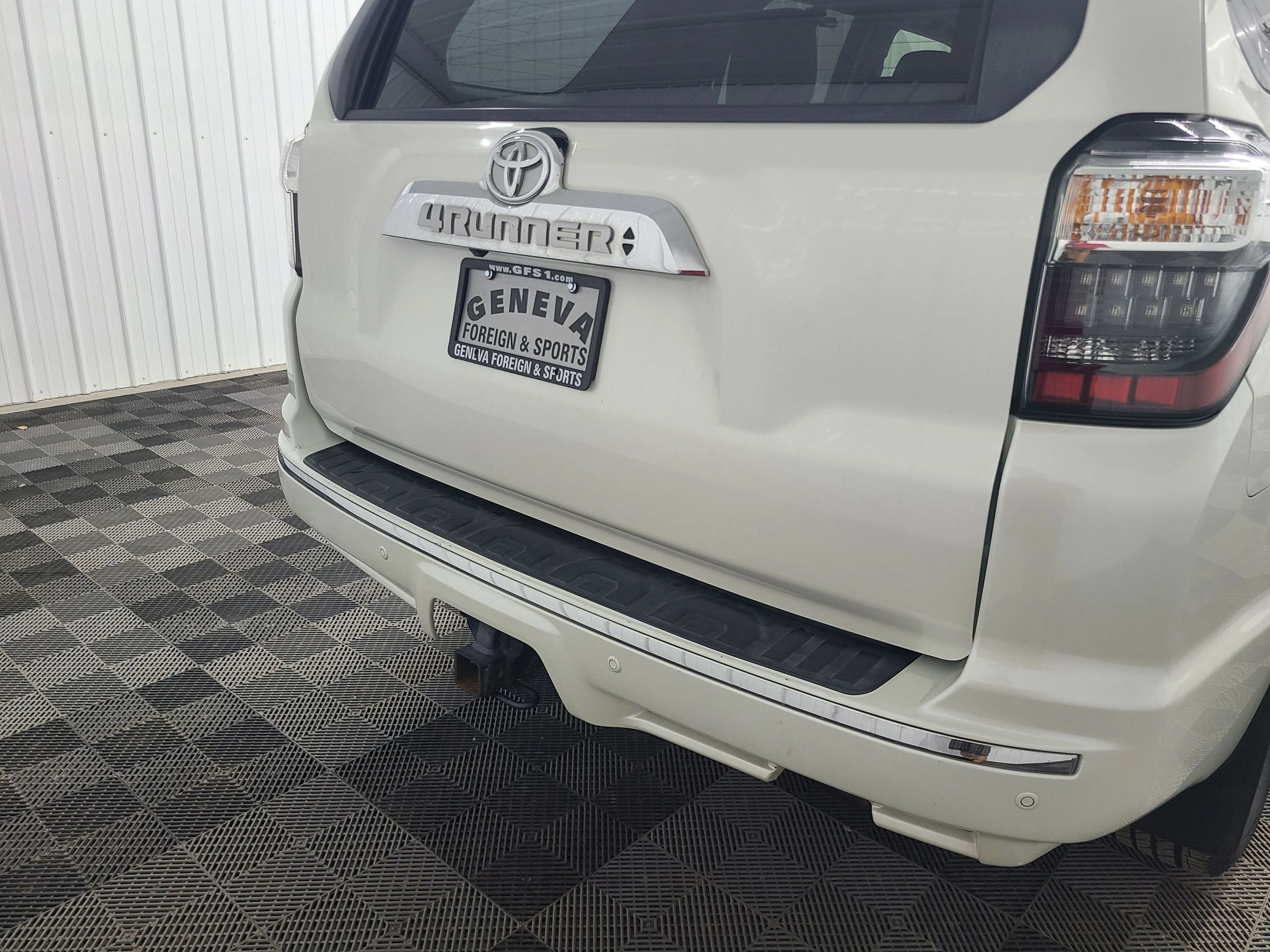 Used 2016 Toyota 4Runner Limited AWD/4WD image 19