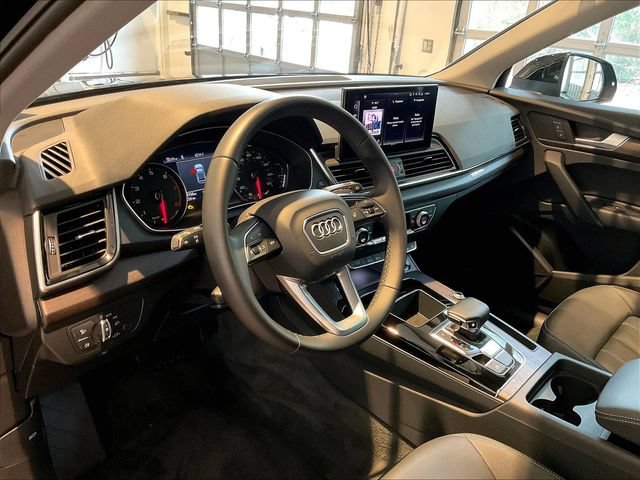 Used 2023 Audi Q5 Premium w/ Convenience Package AWD/4WD image 5