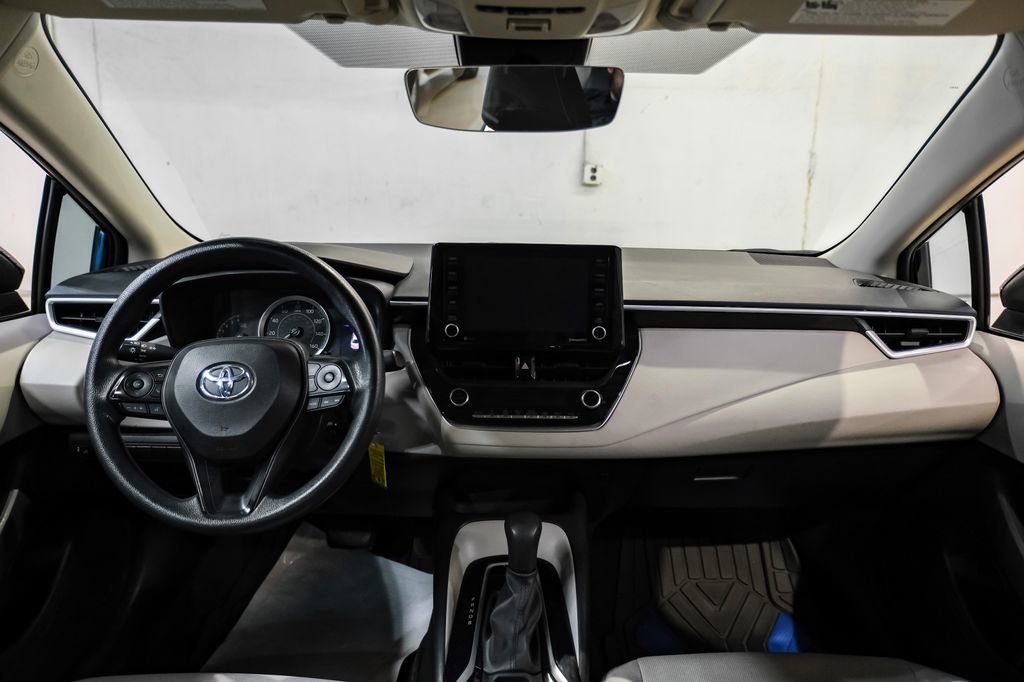 Used 2022 Toyota Corolla LE FWD image 14