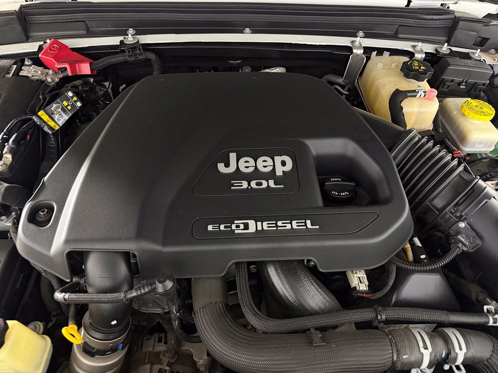 Used 2020 Jeep Wrangler Unlimited Sahara AWD/4WD image 24