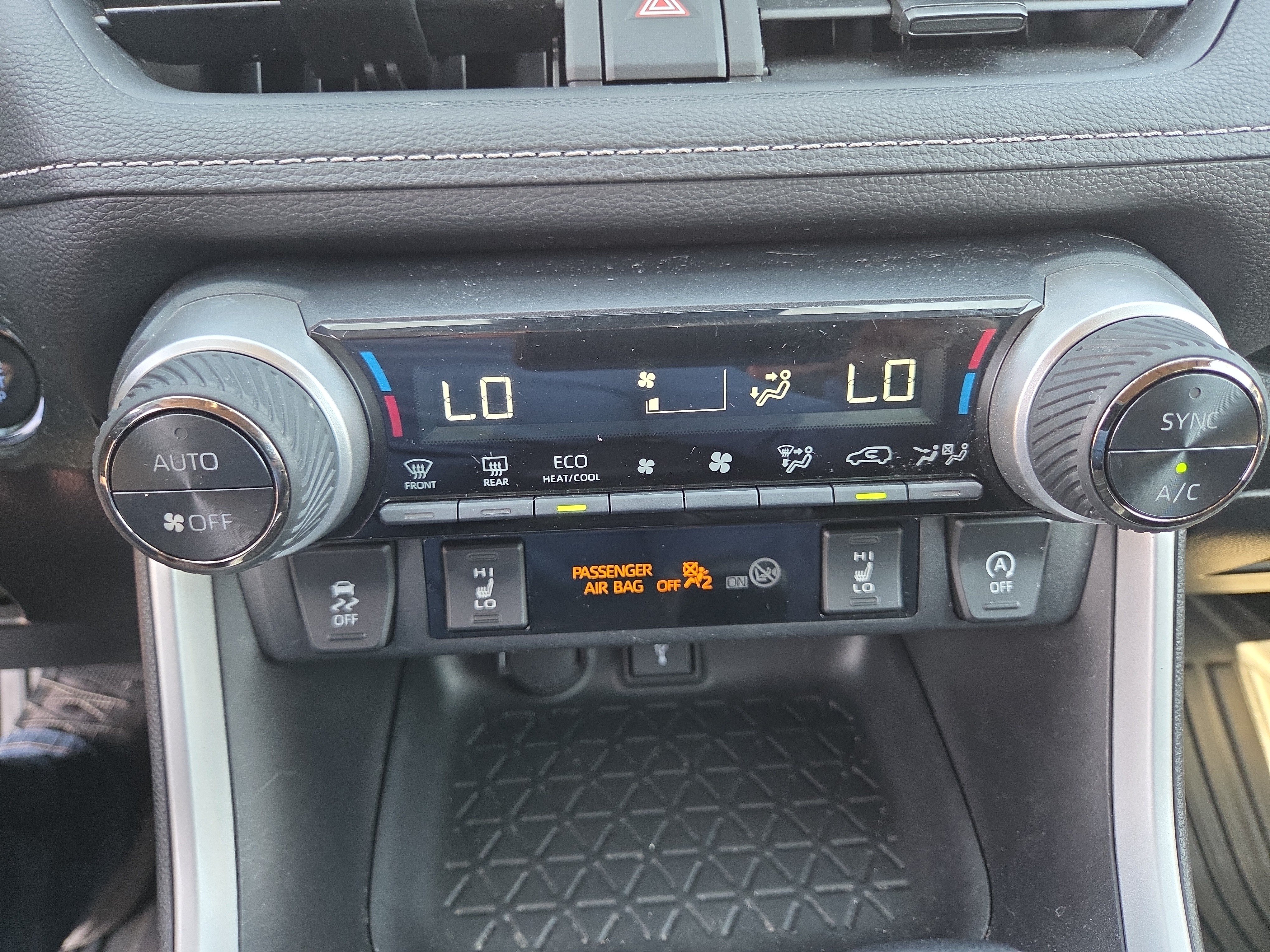 Certified 2022 Toyota RAV4 XLE w/ Convenience Package AWD/4WD image 27