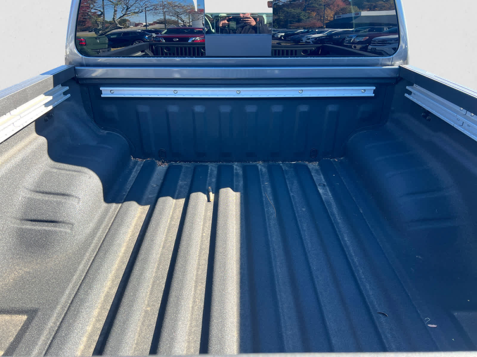 Certified 2025 Nissan Frontier SV w/ SV Convenience Package image 9