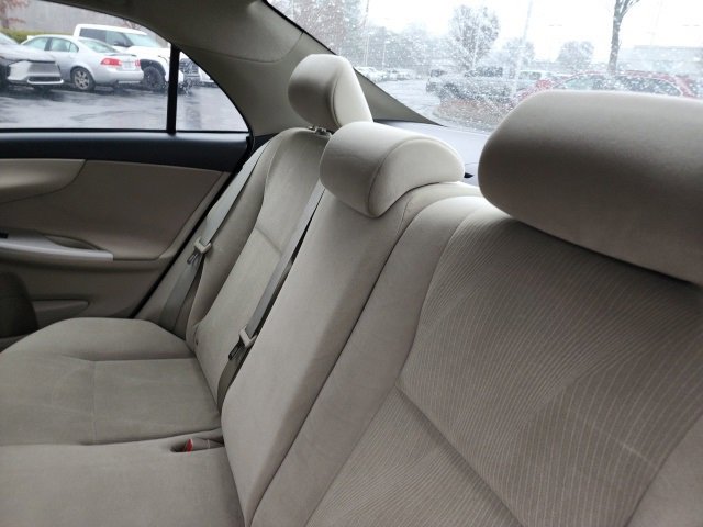 Used 2013 Toyota Corolla S image 9