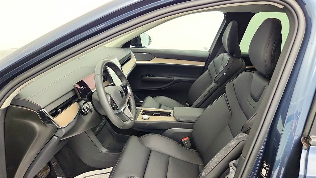 Used 2025 Volvo EX90 Plus AWD/4WD image 20