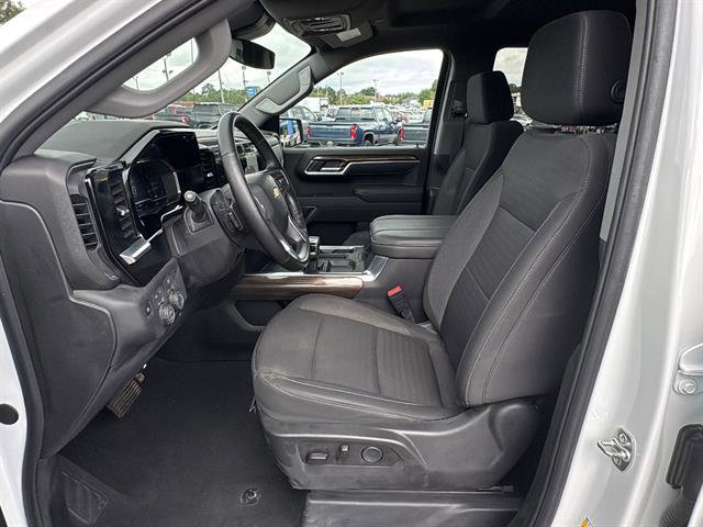 Used 2025 Chevrolet Silverado 1500 LT AWD/4WD image 13